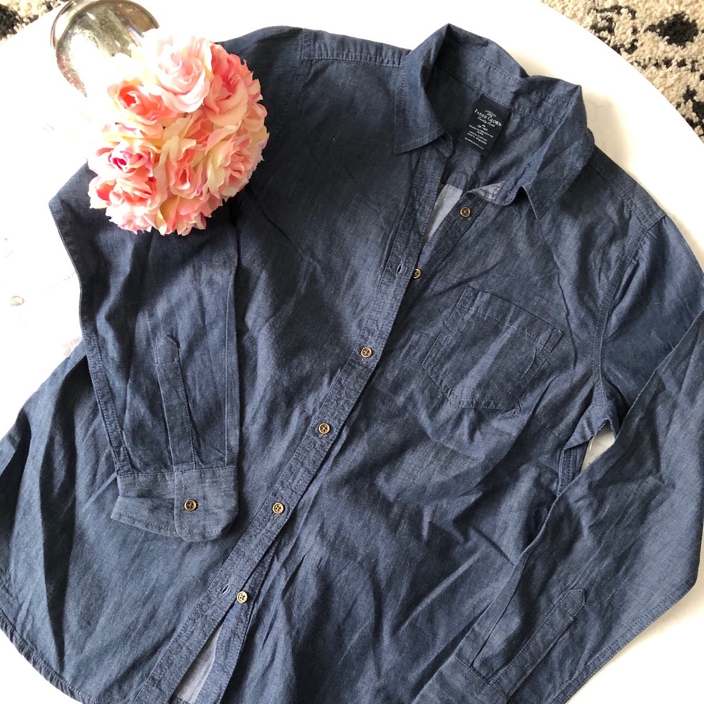 NWT Chambary Button Down Collared Shirt